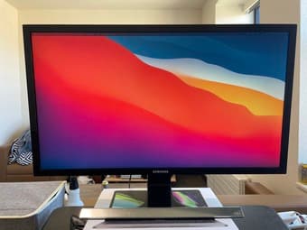 Samsung 28-Inch Monitor 1