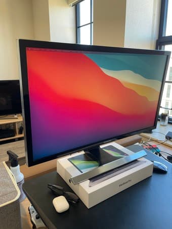 Samsung 28-Inch Monitor 3