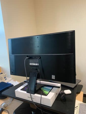 Samsung 28-Inch Monitor 4