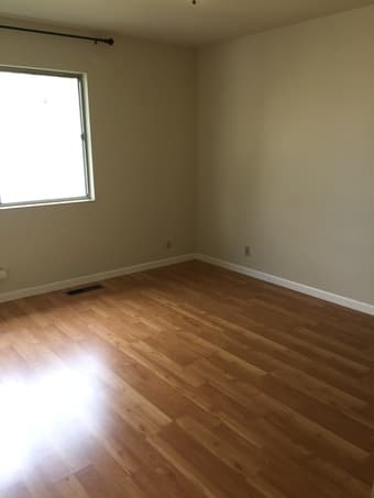 2 Br /1.5 Ba townhouse walking distance to campus (College Terrace) 4