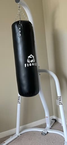 NEW Everlast Boxing Heavy Bag Stand+pre-filled punching bag/heavy bag 3