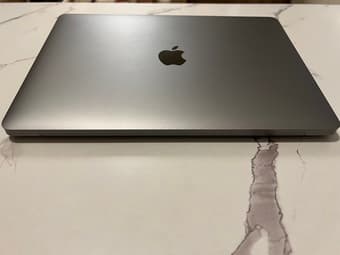 2020 MacBook Air 13" (M1 / Apple Silicon / 8GB RAM / 256GB SSD) 1