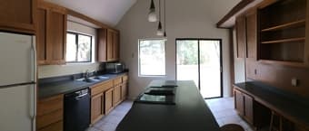 Two Bedrooms Available in a 4-Bedroom/3 Baths House in Menlo Park 3