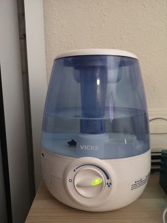 Vicks Humidifier 1