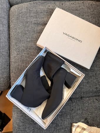 Women's flats and boots (size 5.5-6) 2