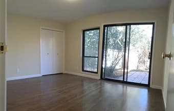 1Br + Office biking distance to Stanford! Pool + A/C, couples welcome! 4