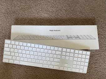 Apple Magic Keyboard & Magic Mouse with original box - 9 months old 2
