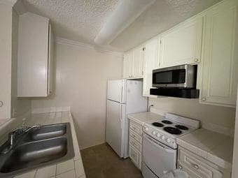 Mountain View  1b1b apartment unit in eaves, near Caltrain Station 2