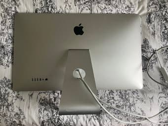 Apple Thunderbolt Display 27-inch Thunderbolt Monitor (2011) 1