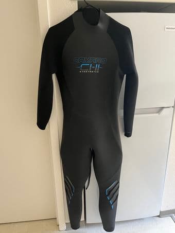 selling wetsuit size M (men) 1