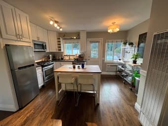 [Downtown Palo Alto] Large Bedroom in a Modern 2 Bed - 1 Bath 2