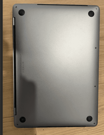 Macbook Pro 13" (No USB-C to USB-C cable) 2