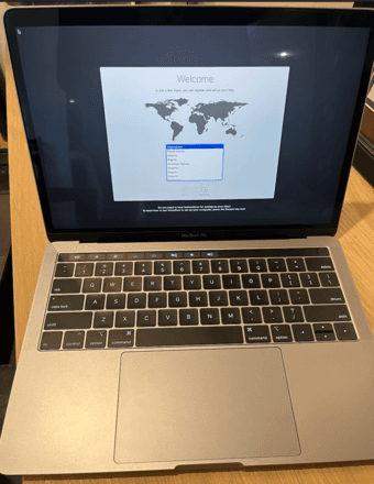 Macbook Pro 13" (No USB-C to USB-C cable) 3