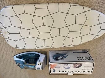 Iron and ironing board set 1