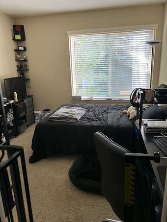 Room in 2 Bed/1 Bath Apartment Available in San Mateo! 2