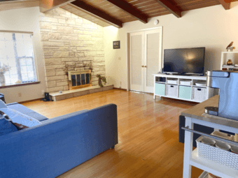 Share the room in a single house 1