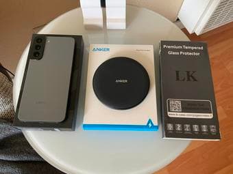 Samsung S22+ Graphite, Fully Unlocked, Mint Condition + Anker Wireless 3