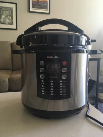 Barely used Mueller 10-in-1 pressure cooker (Instant Pot equivalent) 1