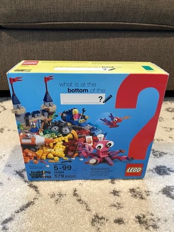 LEGO Classic Ocean's Bottom Set 10404 (579 pc) 1