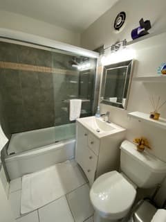 Bedroom with exclusive bath for Rent at California Ave 3