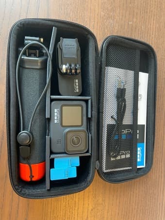 Almost new Go pro 9 + mounting kit + additional battery 1