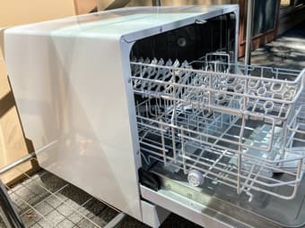 SPT Compact Countertop Dishwasher (White) 2