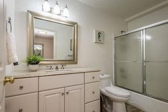 Private bedroom and bathroom available in 2bd/2ba 3