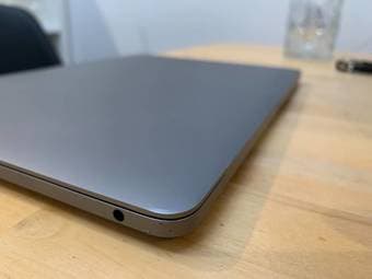 MacBook Pro 13" 2020 Model i5 8GB RAM 256GB SSD Space Grey 3