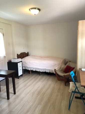 Furnished rooms in a house. East Palo Alto. Available now 4