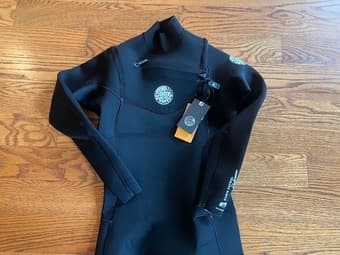 Women's Rip Curl chest zip wetsuit NEW! 2
