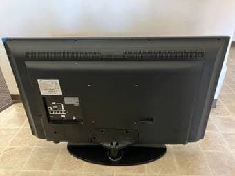 Samsung 40' TV - $100 2