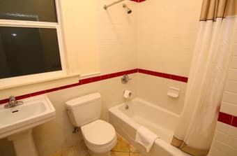 Looking for roommate until 9/16 in Mission 3