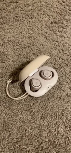 B&O E8 Wireless Bluetooth Earphones 1