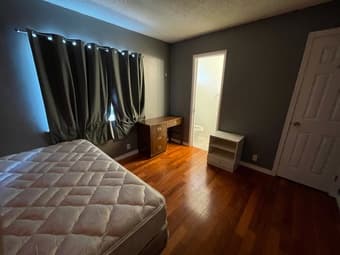 Furnished room with private half bathroom available in Menlo Park 3