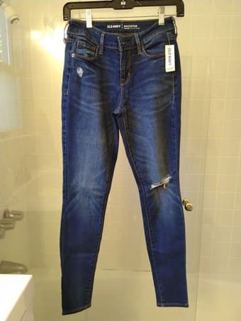Selling BRAND NEW Old Navy Rockstar Jeans Size 0 and Size 2 2