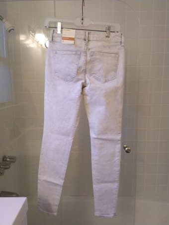 Selling BRAND NEW Old Navy Rockstar Jeans Size 0 and Size 2 3