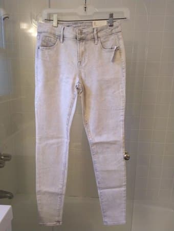 Selling BRAND NEW Old Navy Rockstar Jeans Size 0 and Size 2 4