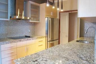 Furnished 1 bdrm apt - parking, washer/dryer, AC, dishwasher. June '23 1