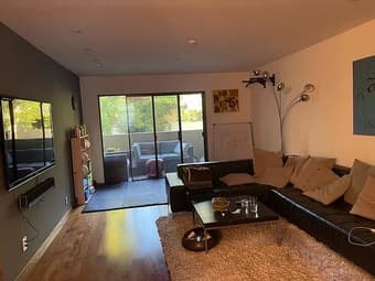 2 bedroom 2.5 baths condo for rent. <1 mile from Stanford 3