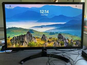 LG 27" 4K monitor (27UD58) for sale 1