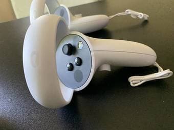 VR headset Quest 2 128 GB with Elite Strap and official carrying case 3