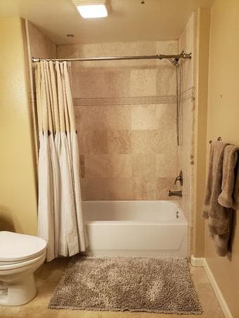 Furnished 2330 University Avenue 2BR2BA Condo 3