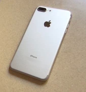 iPhone 7 plus 128 gb unlocked and in great condition (used 2 yrs) 2