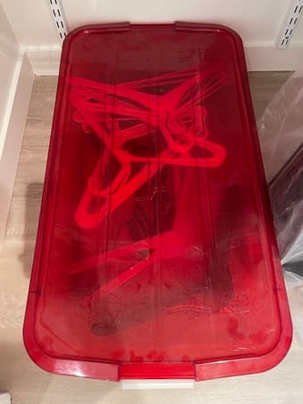 【FREE】Hangers, Storage Boxes, Plastic Containers 1