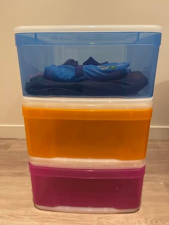 【FREE】Hangers, Storage Boxes, Plastic Containers 3