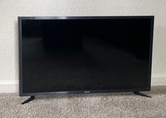 32" Samsung TV (Mountain View) 1