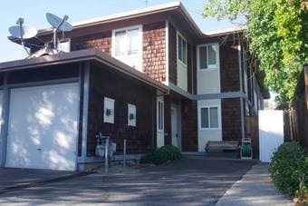 3B 1.5BA Ventura Townhome for Rent 1