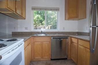 3B 1.5BA Ventura Townhome for Rent 2