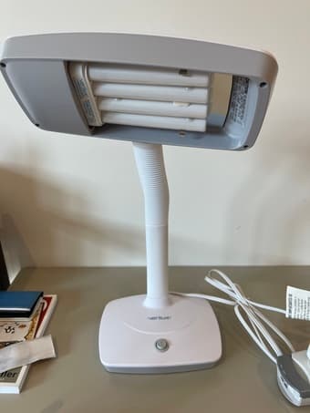 【FOR SALE AT DISCOUNT】 Verilux White Light Modern SmartLight Desk Lamp 1