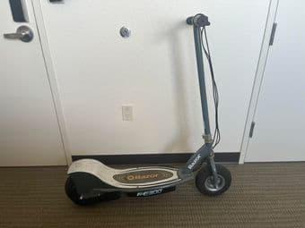Razor E300 Electric Scooter 1